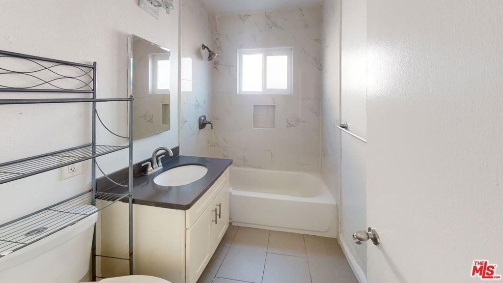 2129 Monroe Street - Photo 8