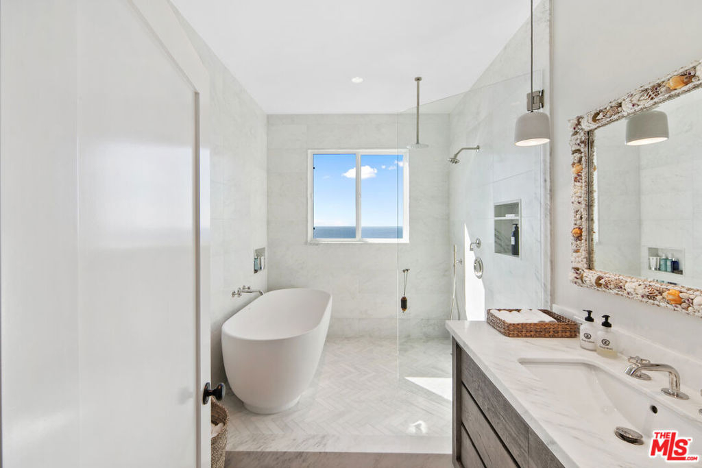 29680 Zuma Bay Way - Photo 17