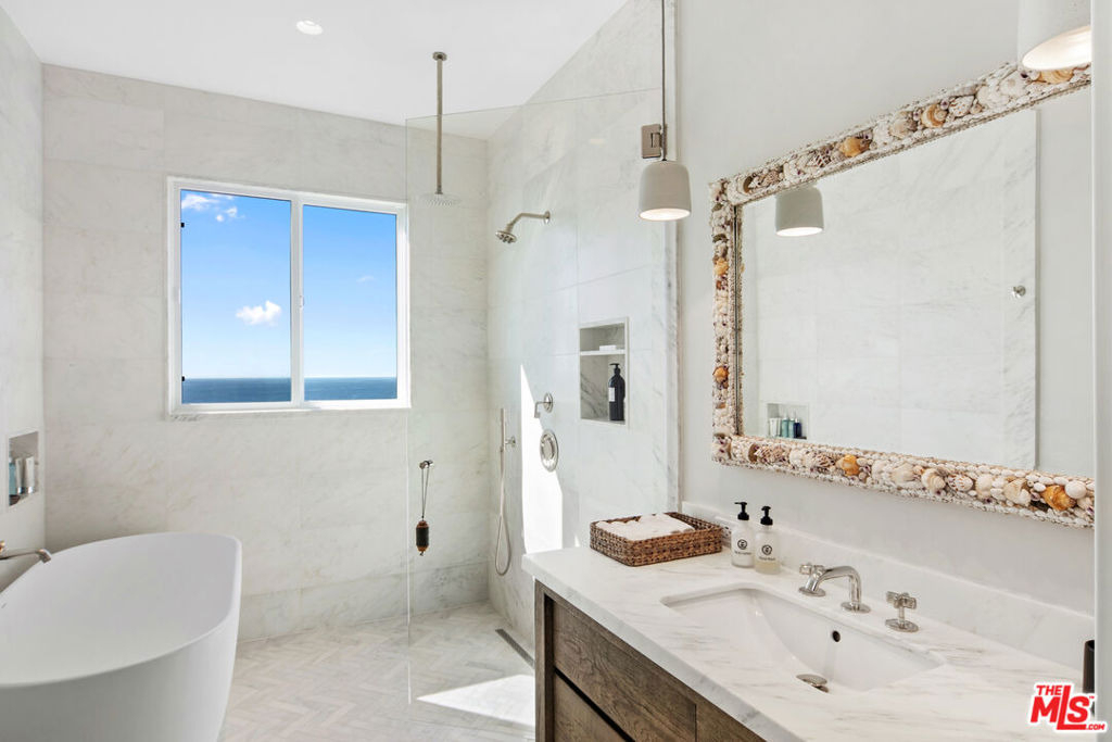 29680 Zuma Bay Way - Photo 18