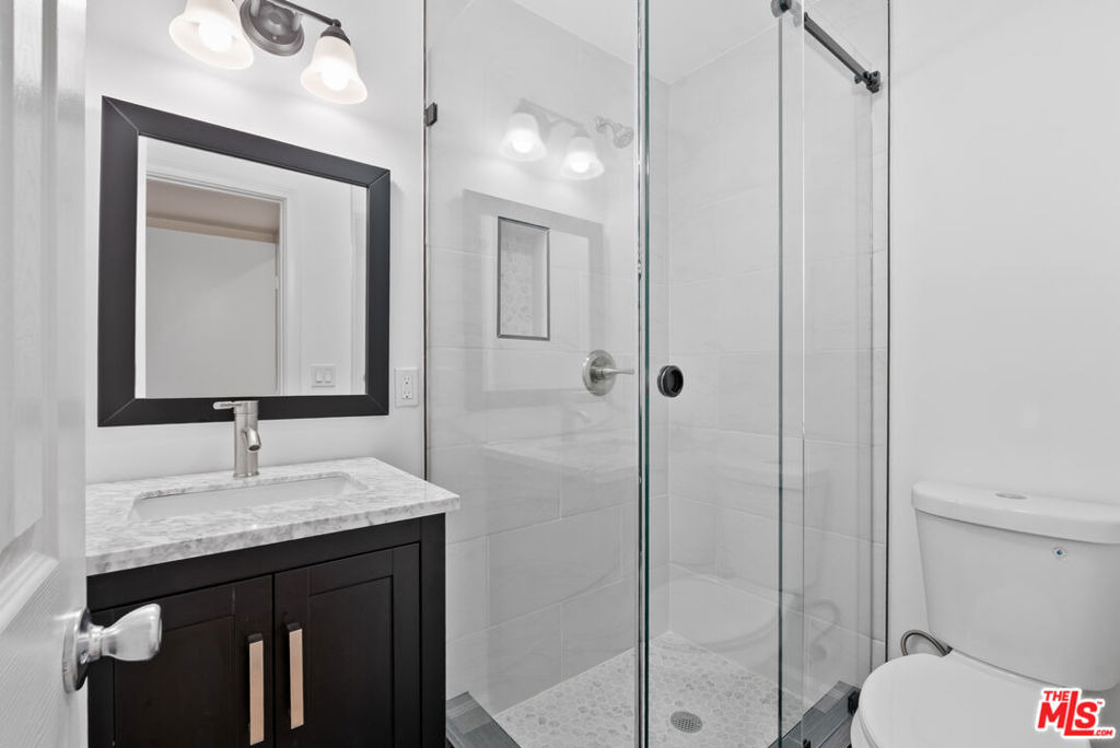 5541 Fallbrook Avenue - Photo 26