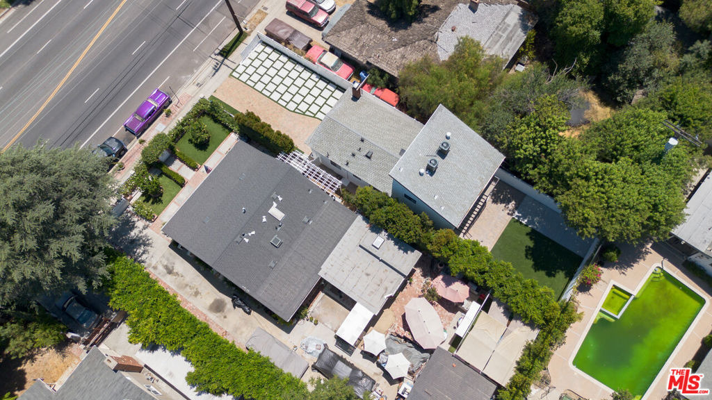 5541 Fallbrook Avenue - Photo 35