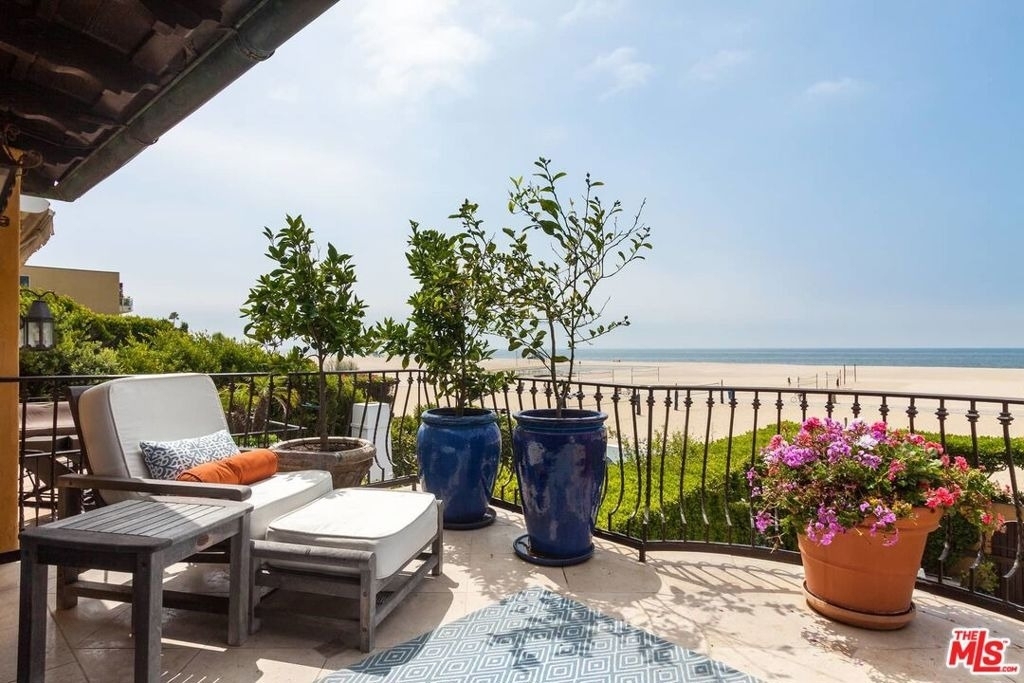 703 Palisades Beach Road - Photo 28