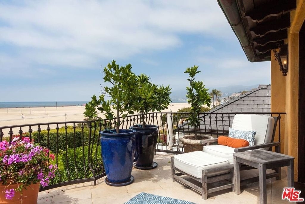 703 Palisades Beach Road - Photo 29