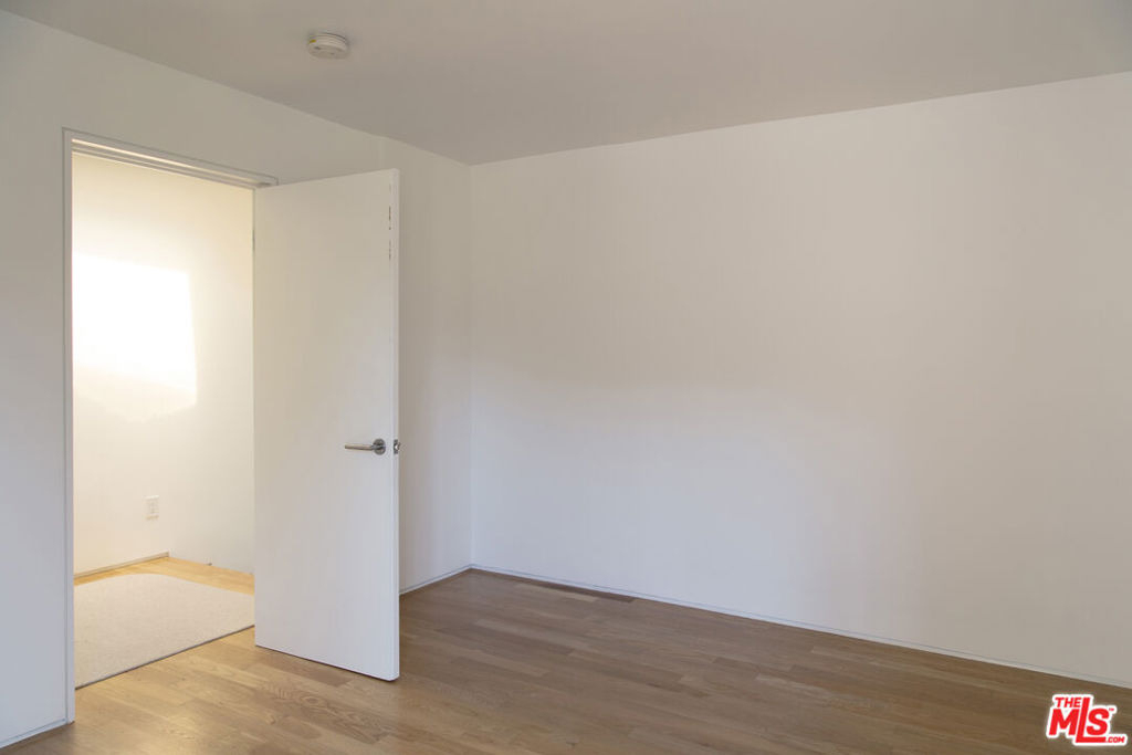 444 W Avenue 37 - Photo 22