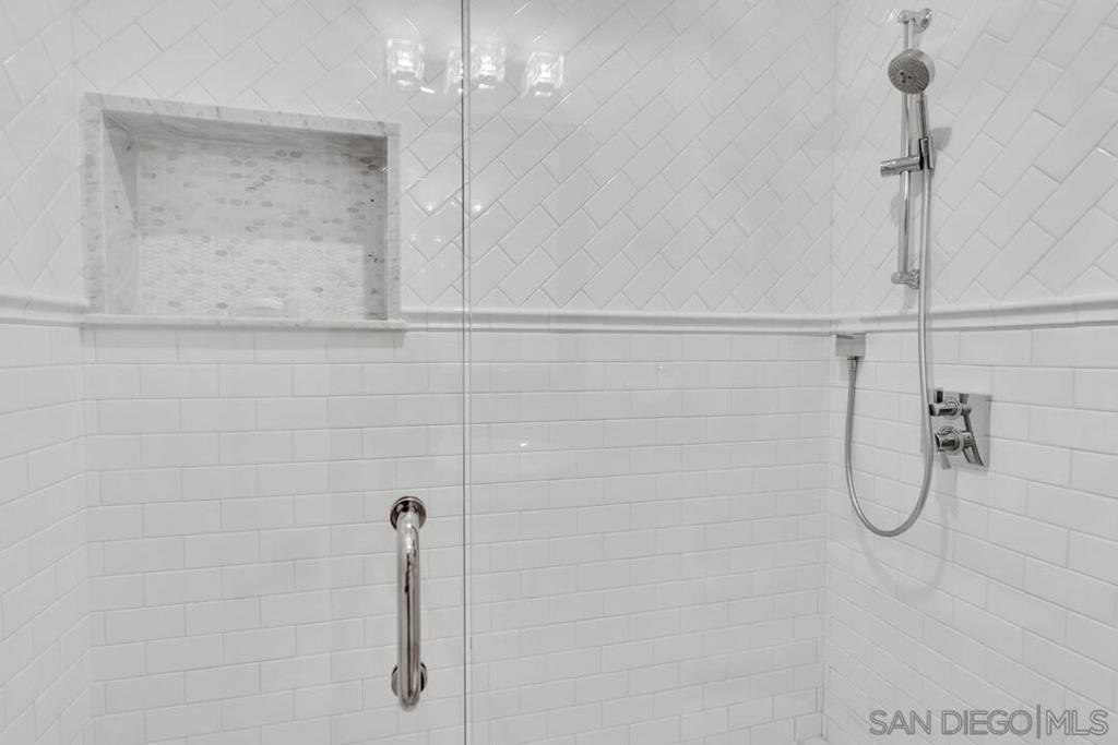 914 B Ave - Photo 33