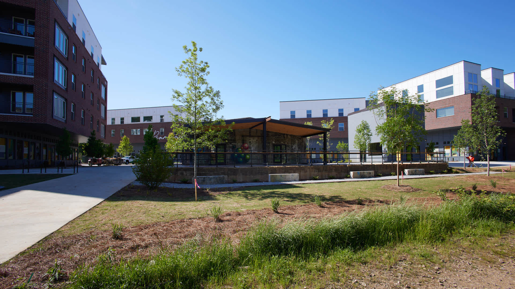 680 Hamilton Ave Se - Photo 1