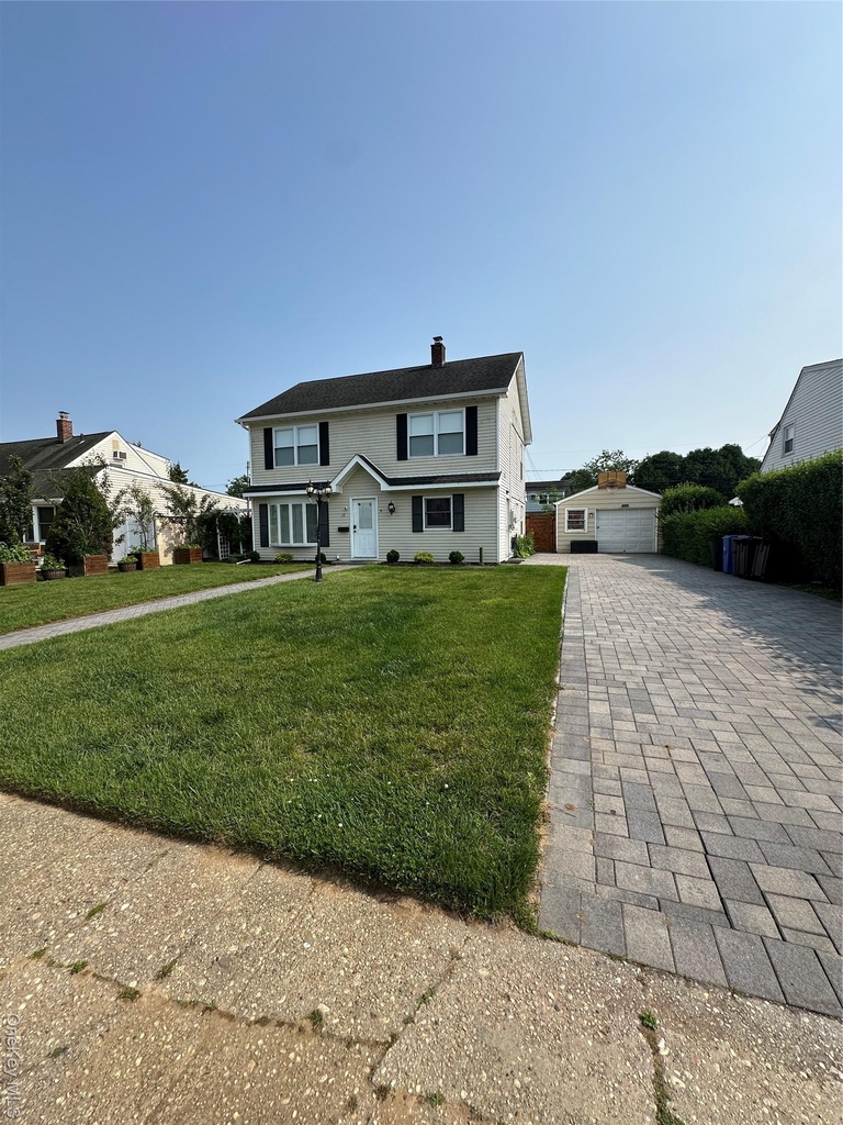 12 Green Lane - Photo 1