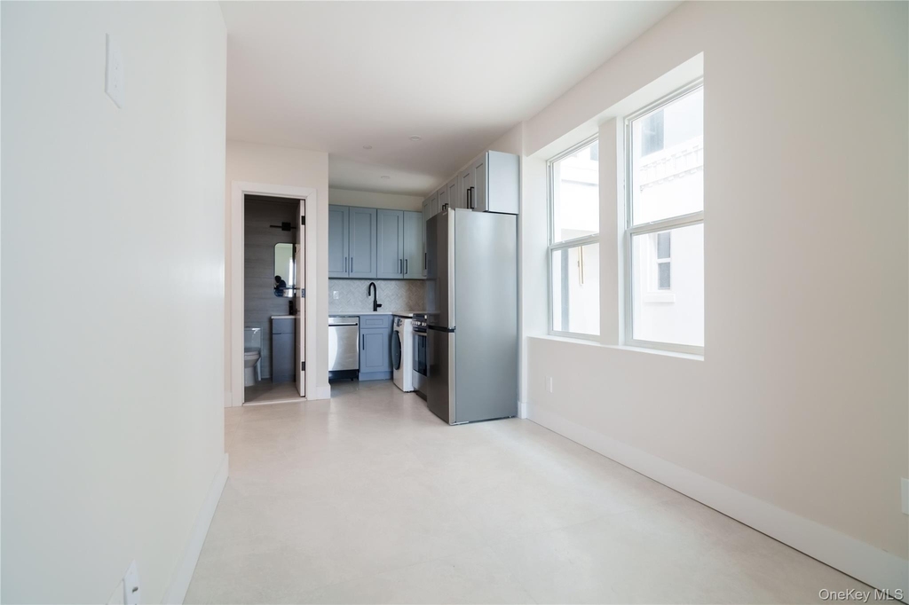 315 1h W Broadway - Photo 5