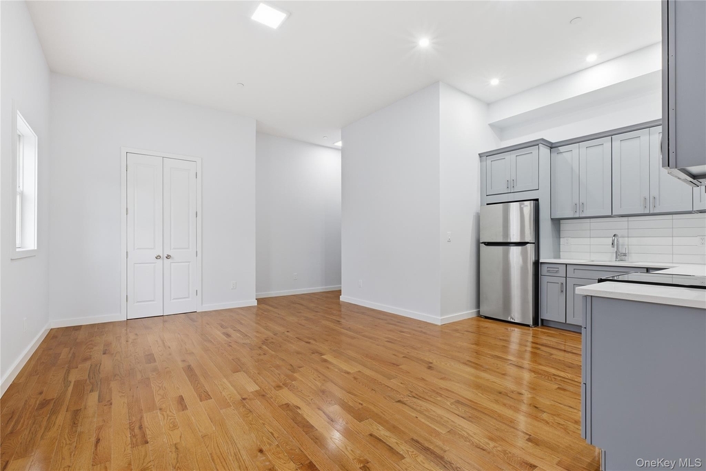 99 Main Street - Photo 3