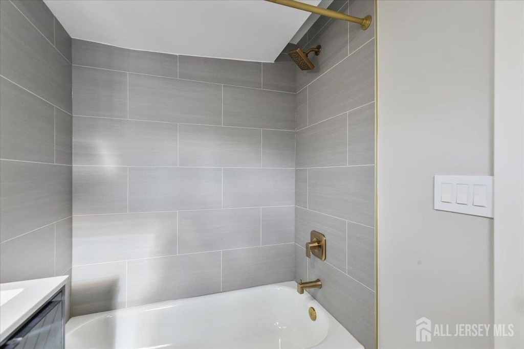 143 Johnston Avenue - Photo 13