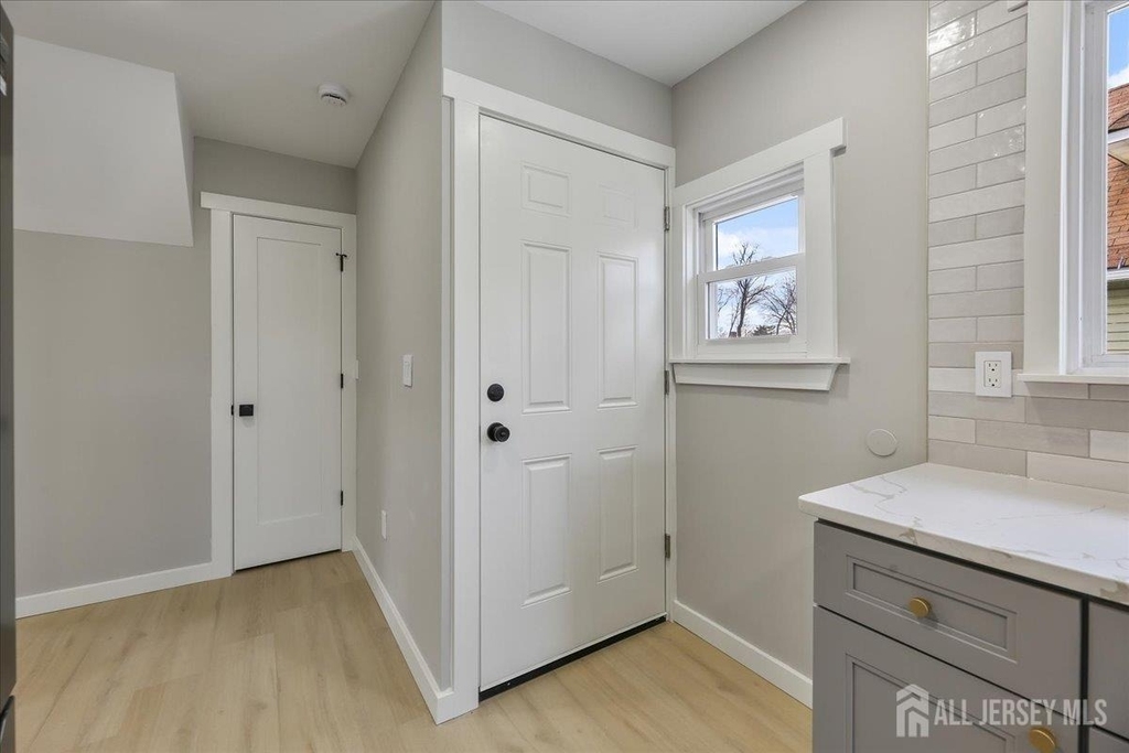 143 Johnston Avenue - Photo 7