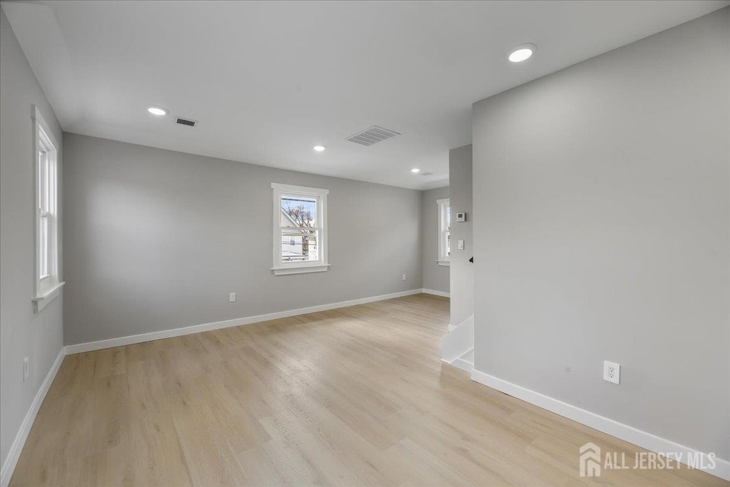 143 Johnston Avenue - Photo 16