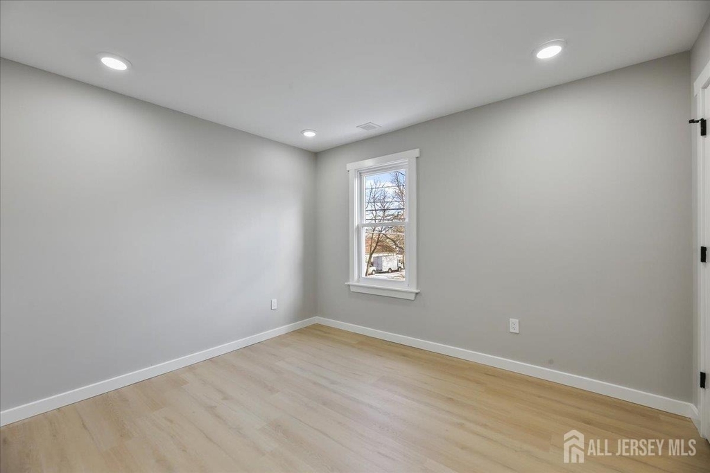 143 Johnston Avenue - Photo 15