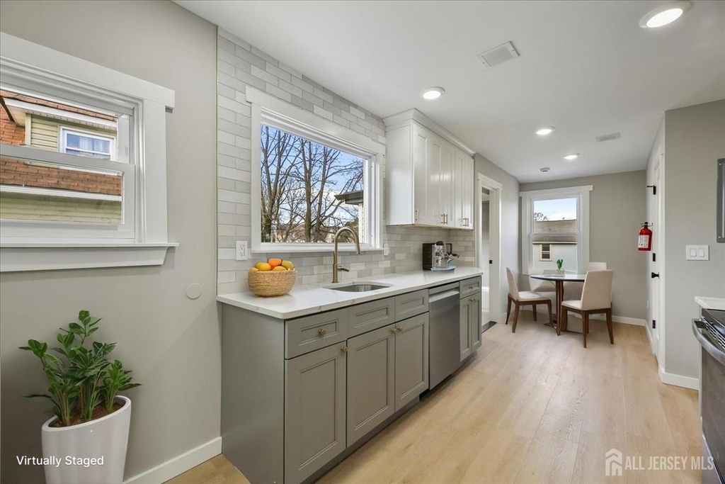 143 Johnston Avenue - Photo 2