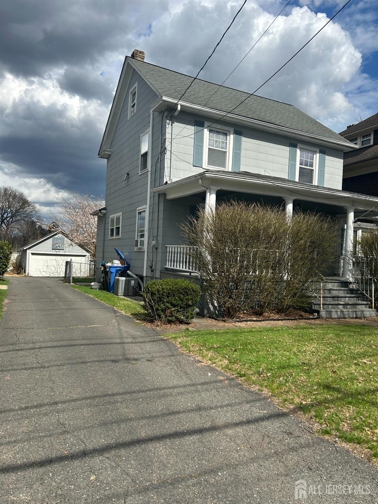 606 N Washington Avenue N - Photo 0
