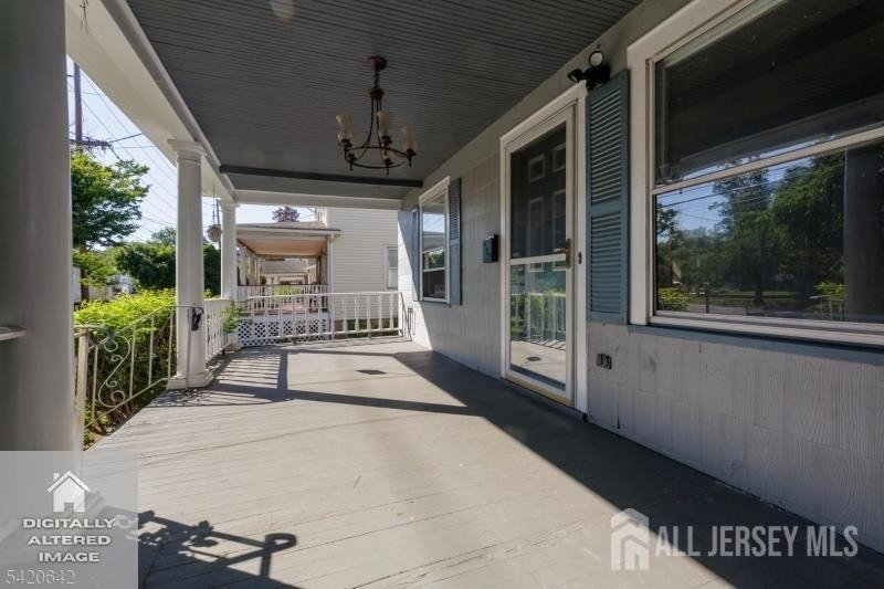 606 N Washington Avenue N - Photo 2