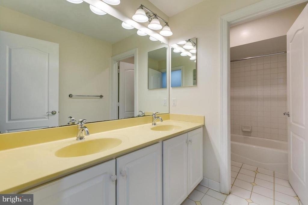 1489 Broadstone Place - Photo 14