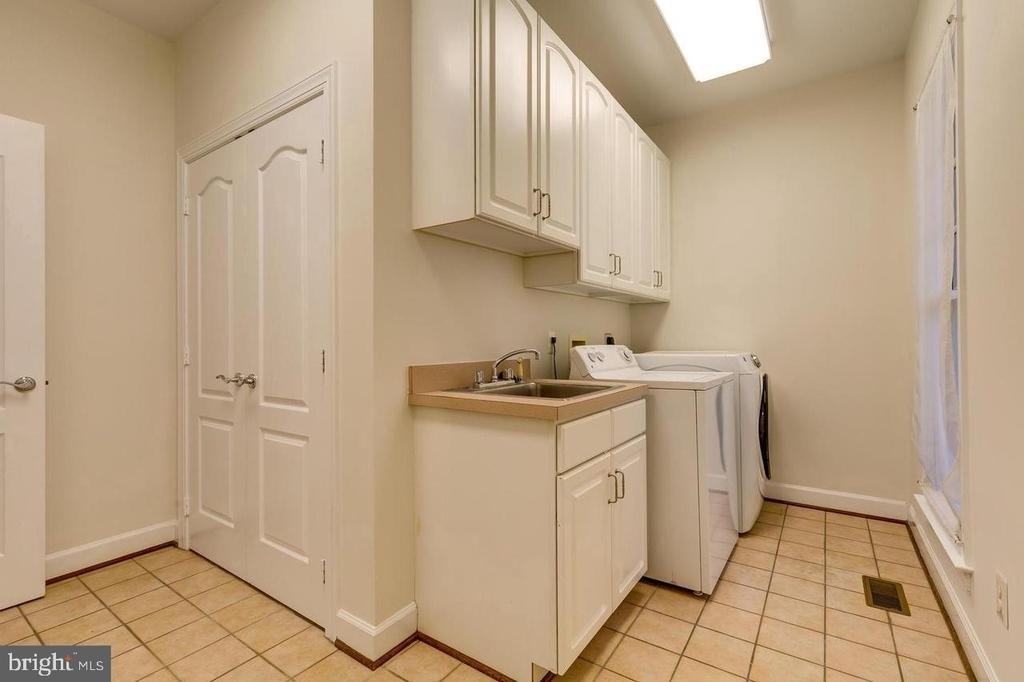 1489 Broadstone Place - Photo 16