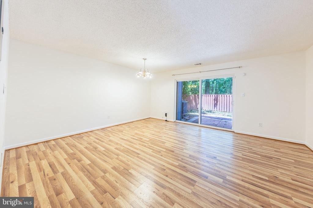 2232 Southgate Square - Photo 24