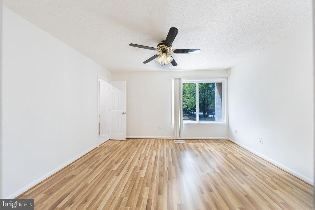 2232 Southgate Square - Photo 7