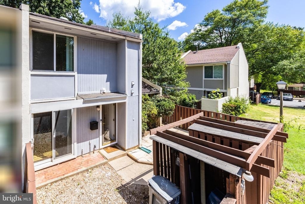 2232 Southgate Square - Photo 32