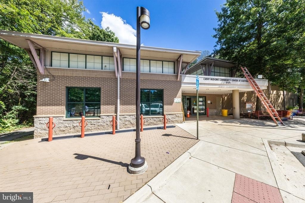2232 Southgate Square - Photo 40