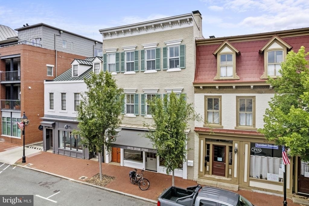 415 William - Photo 0