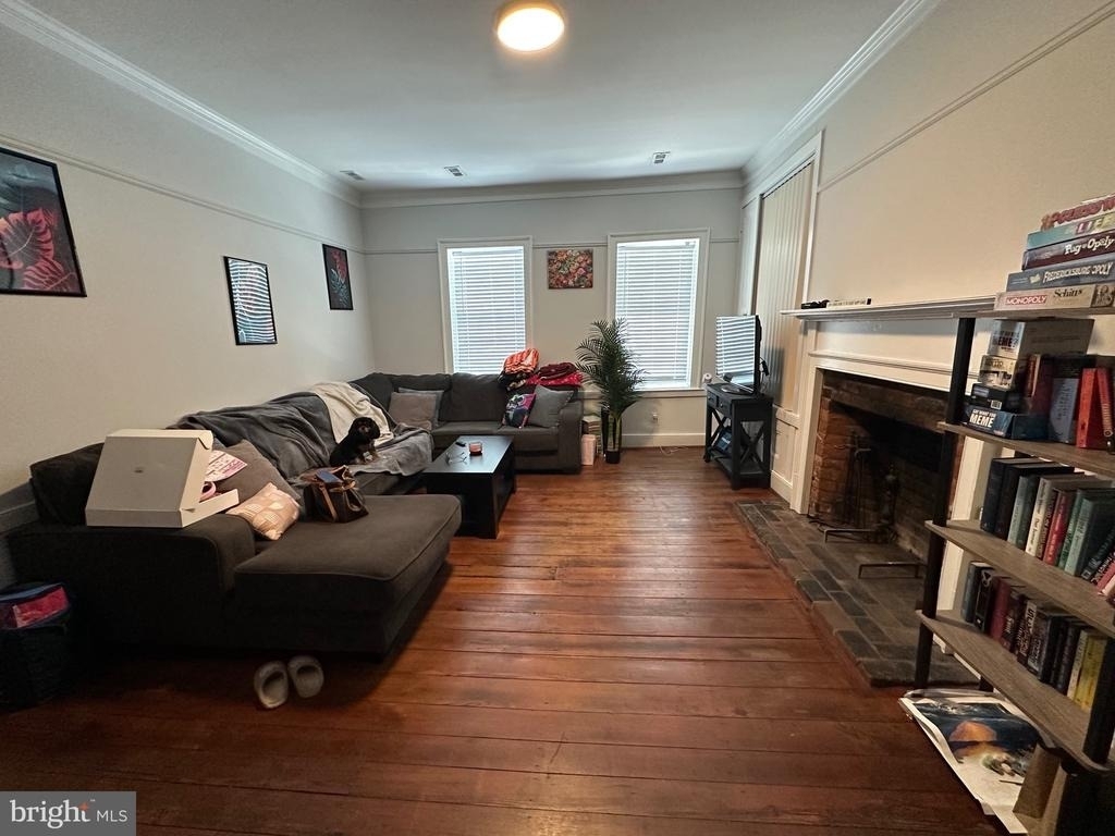 822 Caroline Street - Photo 3