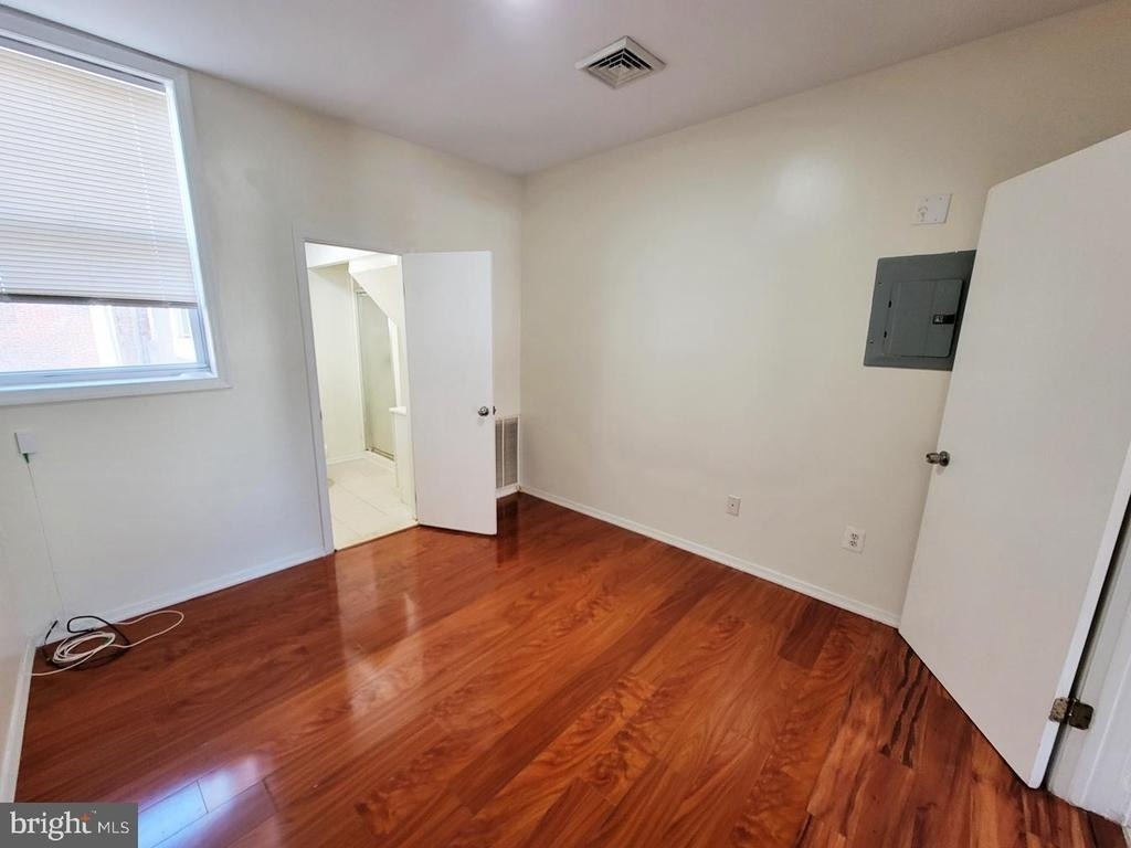 2987 Frankford Avenue - Photo 5
