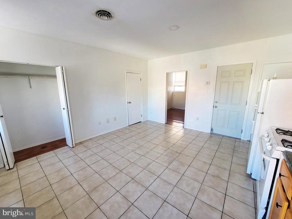 2987 Frankford Avenue - Photo 2