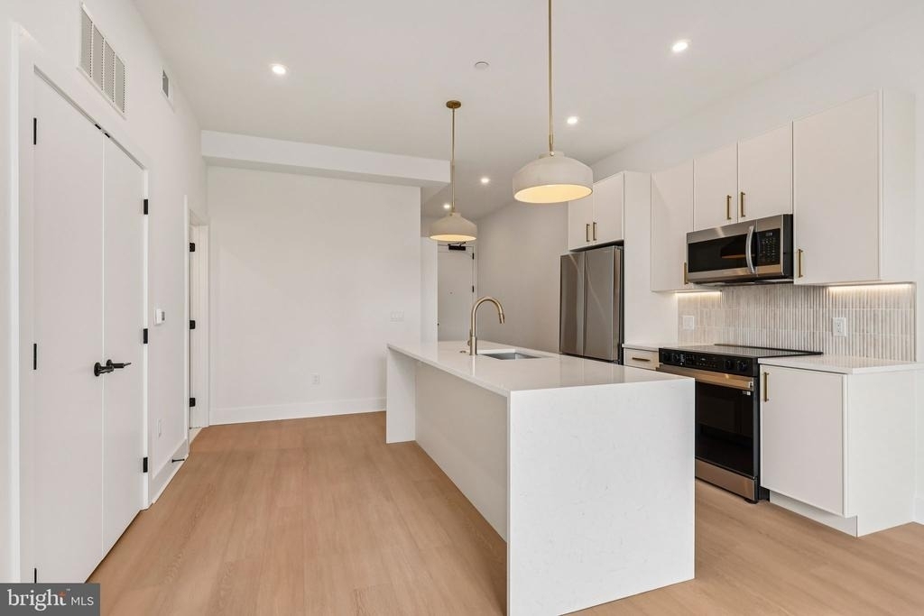 20 W Allens Lane - Photo 2