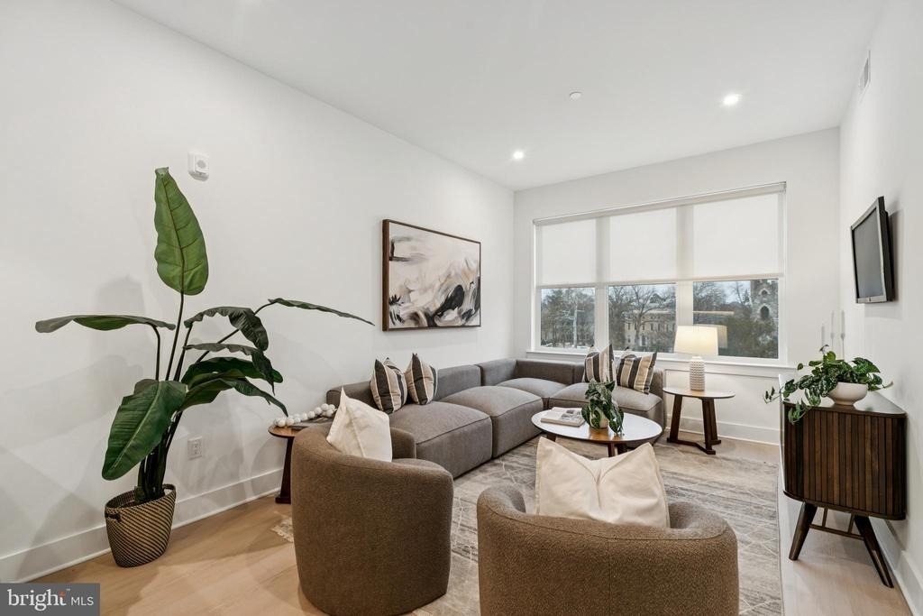 20 W Allens Lane - Photo 18