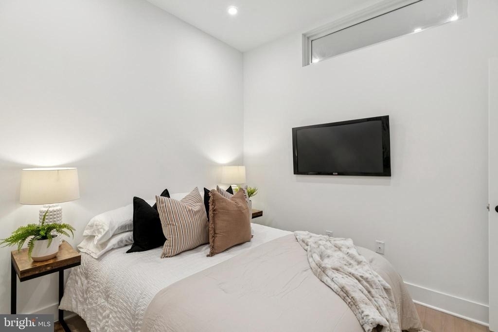 20 W Allens Lane - Photo 12