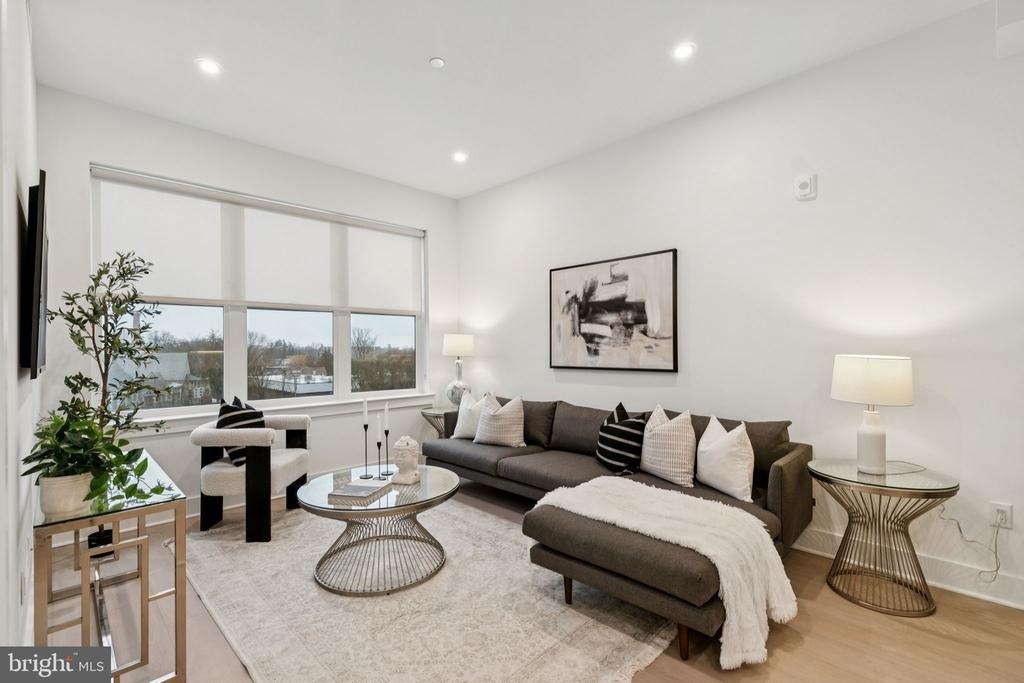20 W Allens Lane - Photo 2