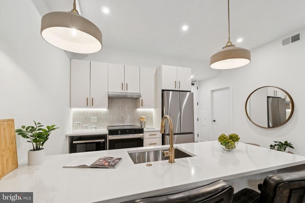 20 W Allens Lane - Photo 6