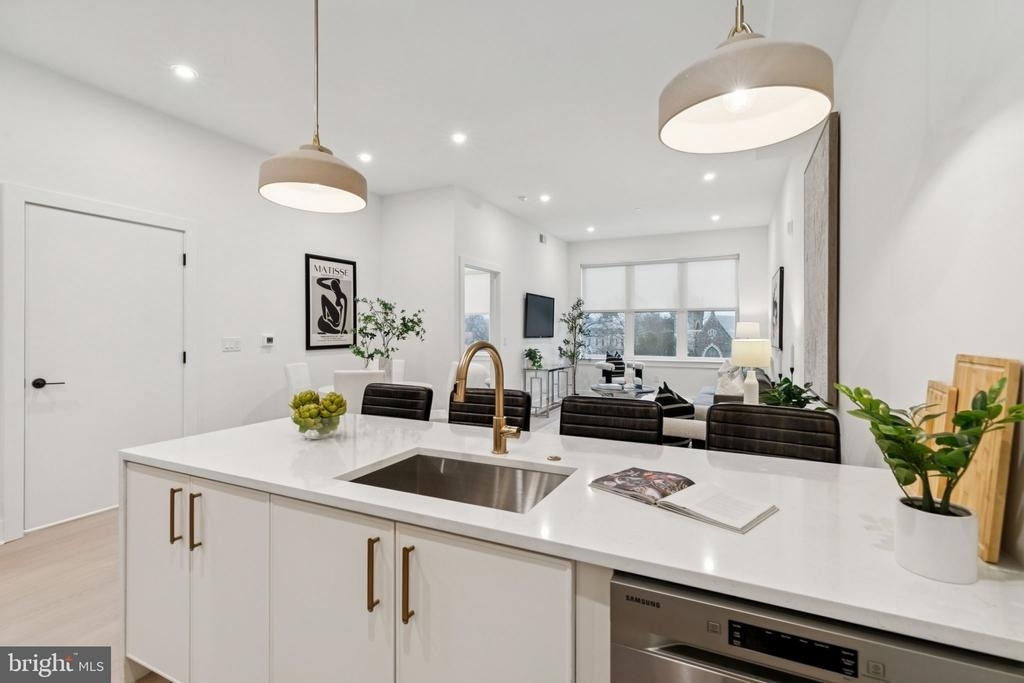 20 W Allens Lane - Photo 7