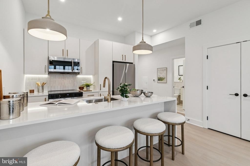 20 W Allens Lane - Photo 7