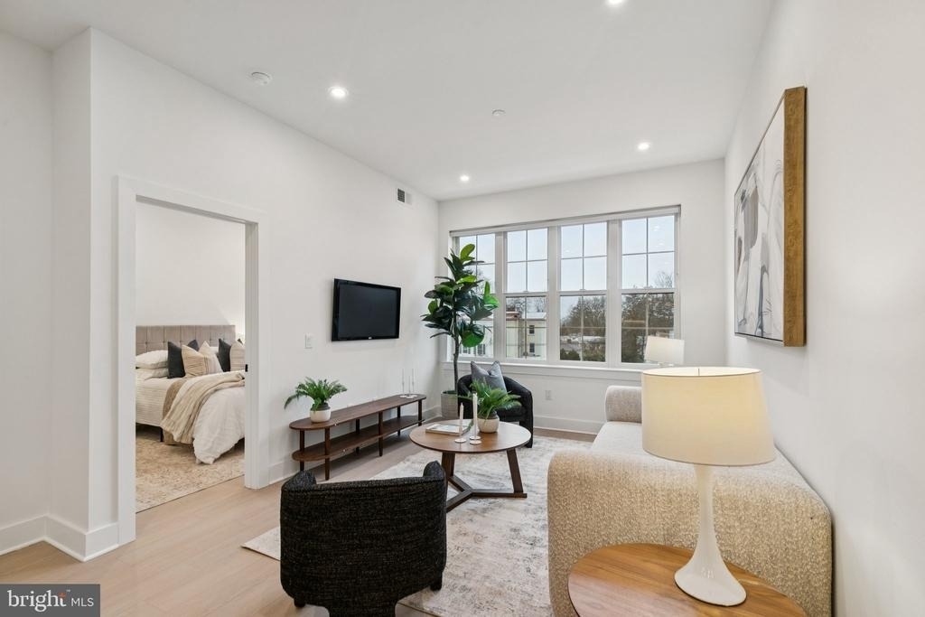 20 W Allens Lane - Photo 8