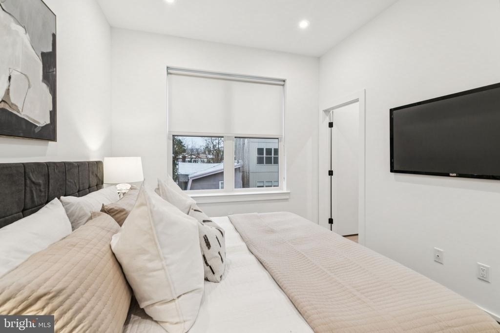 20 W Allens Lane - Photo 37