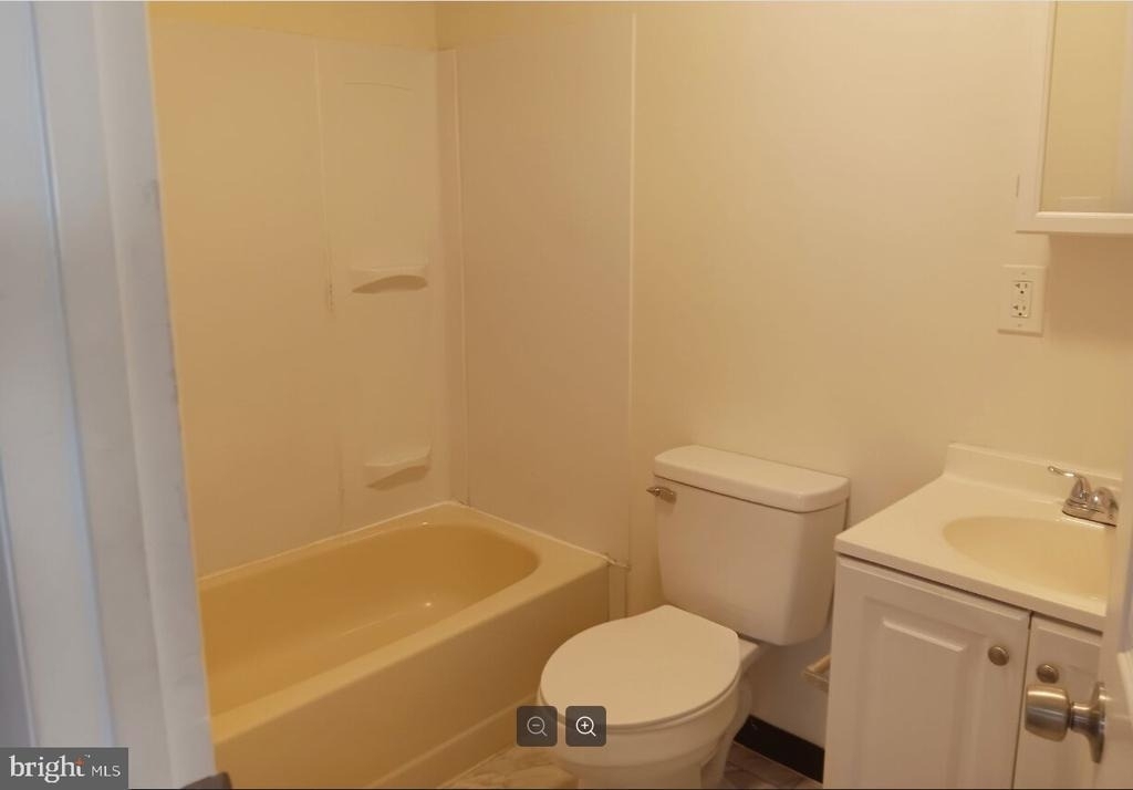 5304 Jackson Street - Photo 5