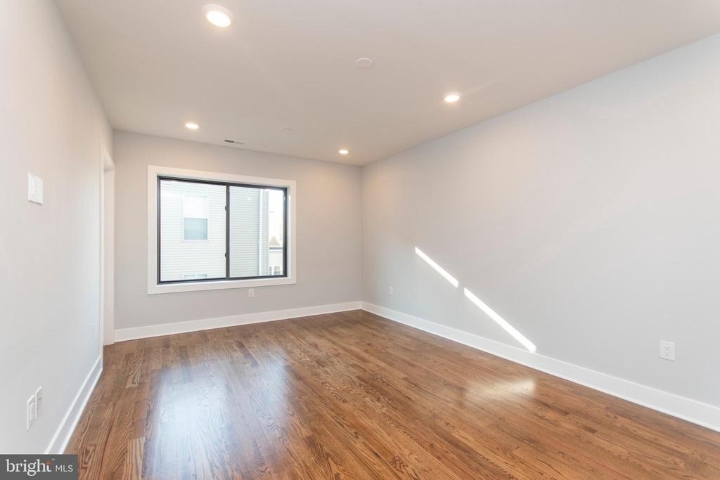 814 N Uber St - Photo 6