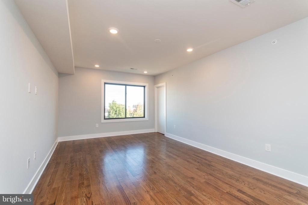 814 N Uber St - Photo 13