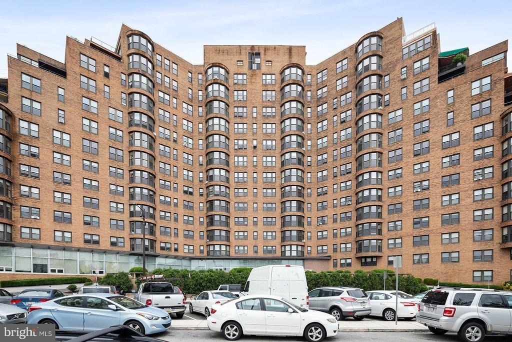 2201 Pennsylvania Ave - Photo 44