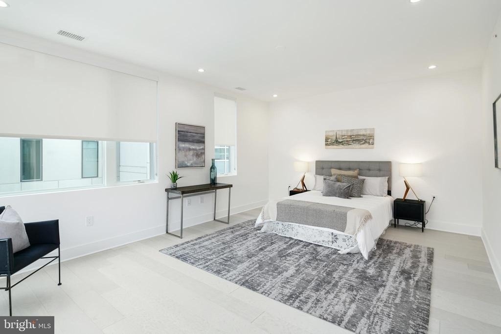 142r S Front Street - Photo 8