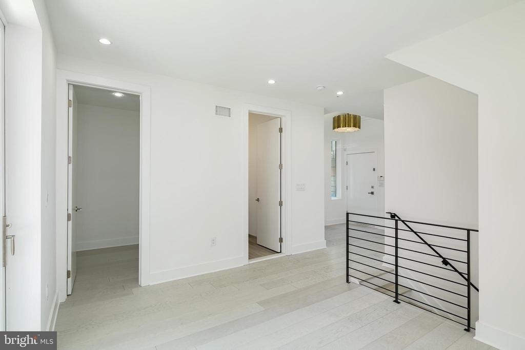 142r S Front Street - Photo 18