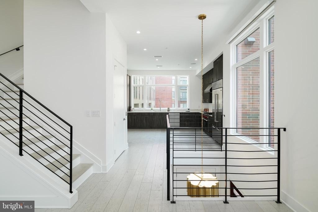142r S Front Street - Photo 3