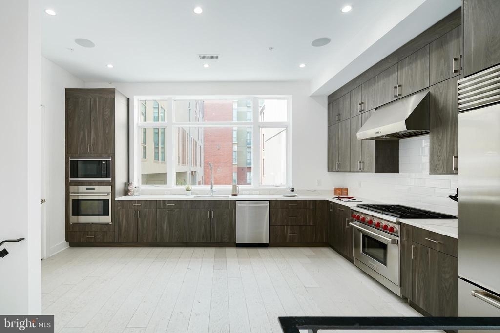 142r S Front Street - Photo 1