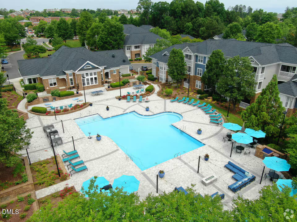 100 Village Crossing Drive - Photo 0