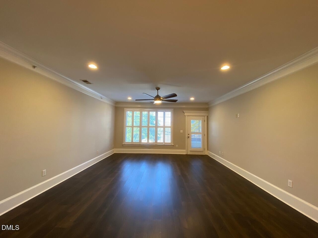 421 Waterford Lake Drive - Photo 7