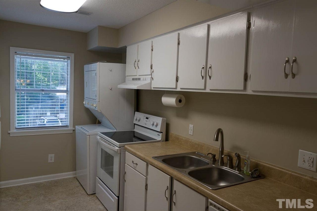 109 Scott Lane - Photo 1